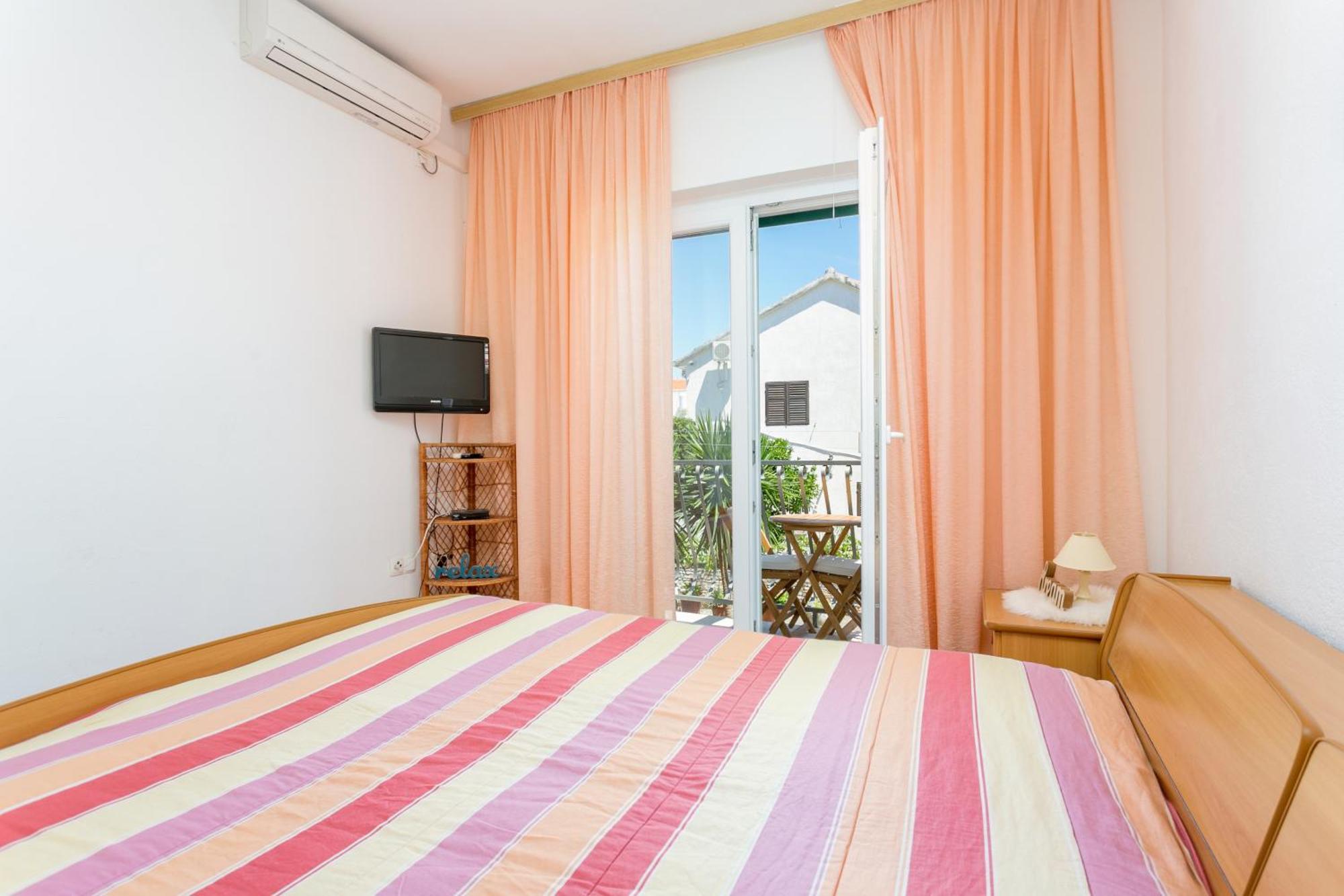 Double Room Supetar 5658D エクステリア 写真